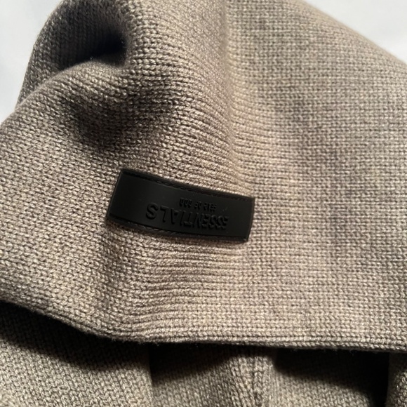 Fear of God Kids Essentials Gray Big  E Hoodie Size S - Picture 2 of 5